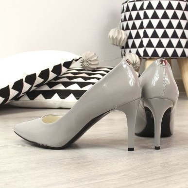 Pumps on a stiletto heel lacquered Juma W CIT2565J gray