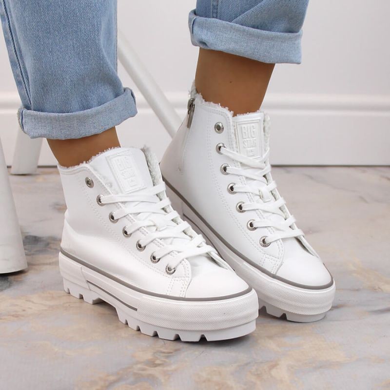 Sneakers isolate sulla piattaforma Big Star W INT1903A bianco