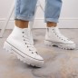 Sneakers isolate sulla piattaforma Big Star W INT1903A bianco