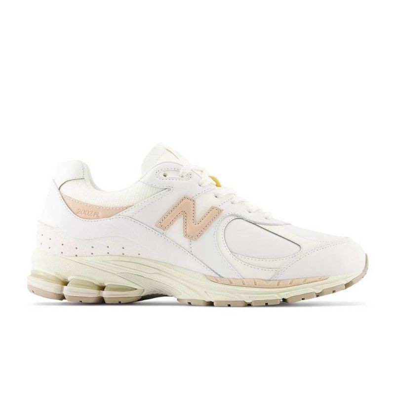 New Balance U M2002RVF shoes